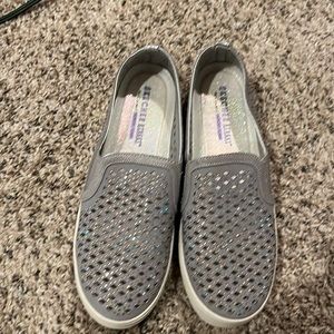 Price drop! This Sketches loafers